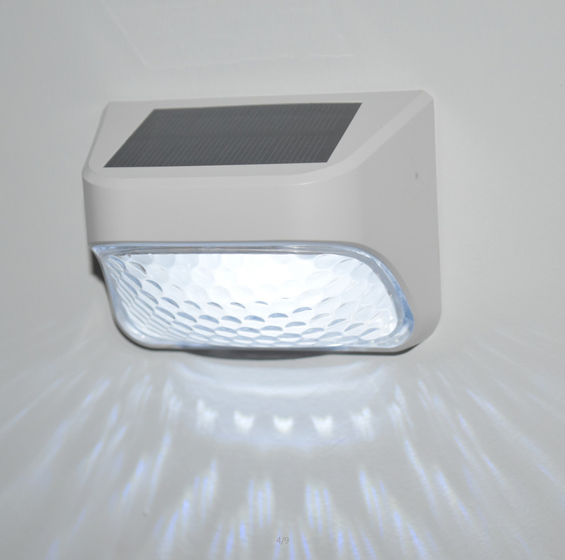 RGB Теплый белый солнечный забор Свет IP65 водонепроницаемый уровень монокристаллический кремний 15-часовое время работы