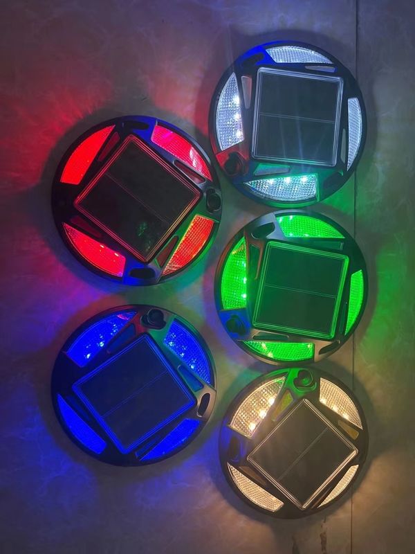 Солнечный дорожный маркер теплого белого цвета с 12 светодиодами для безопасности дорожного движения и освещения подъездных путей